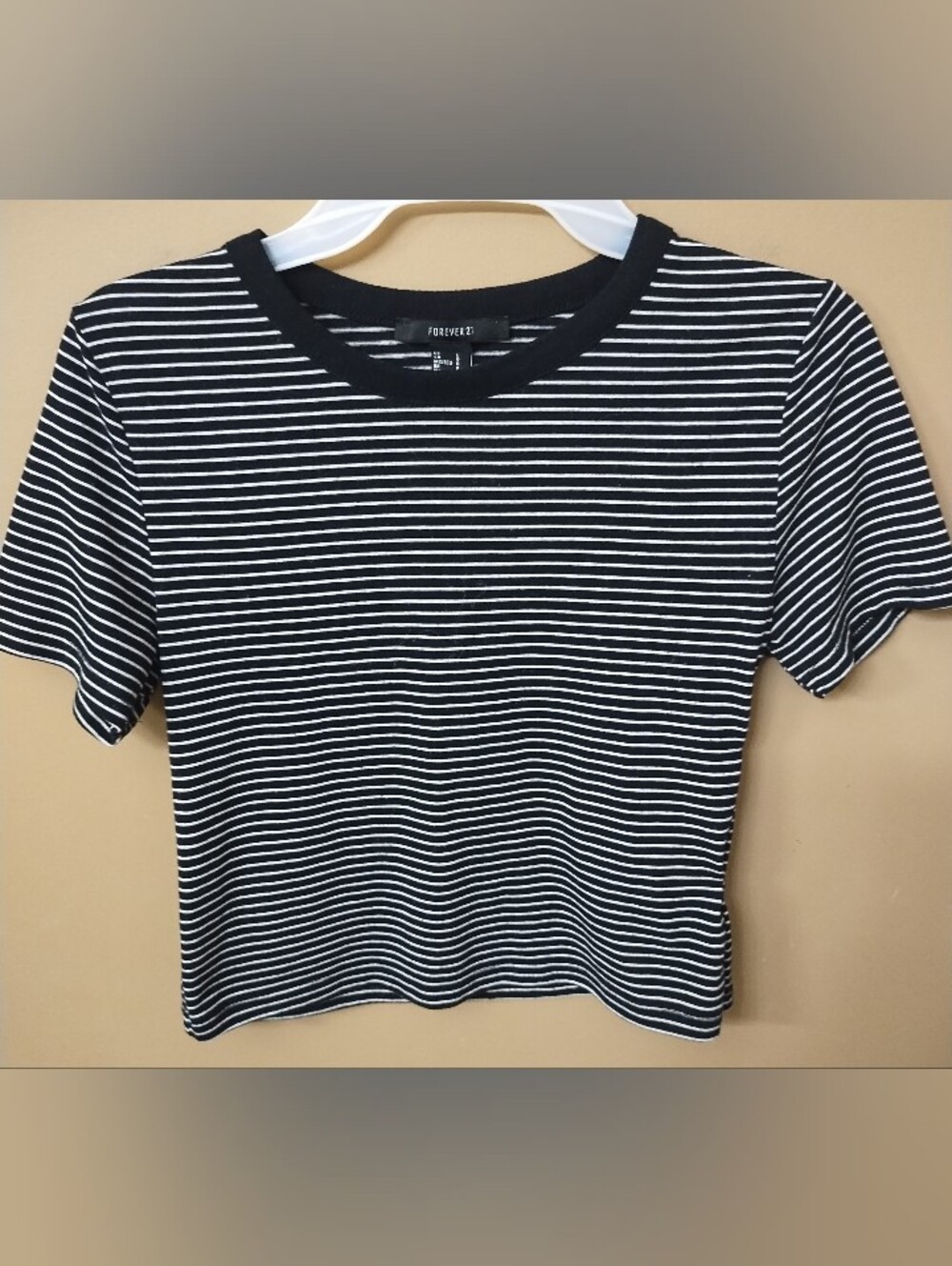 Girls Forever 21 Black and White Striped Cropped Tee Cat1